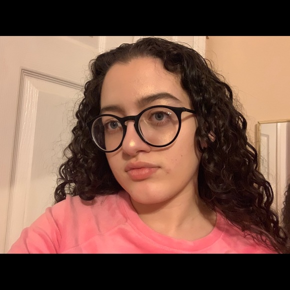 Meet your Posher, Lisa - Picture 1 of 1